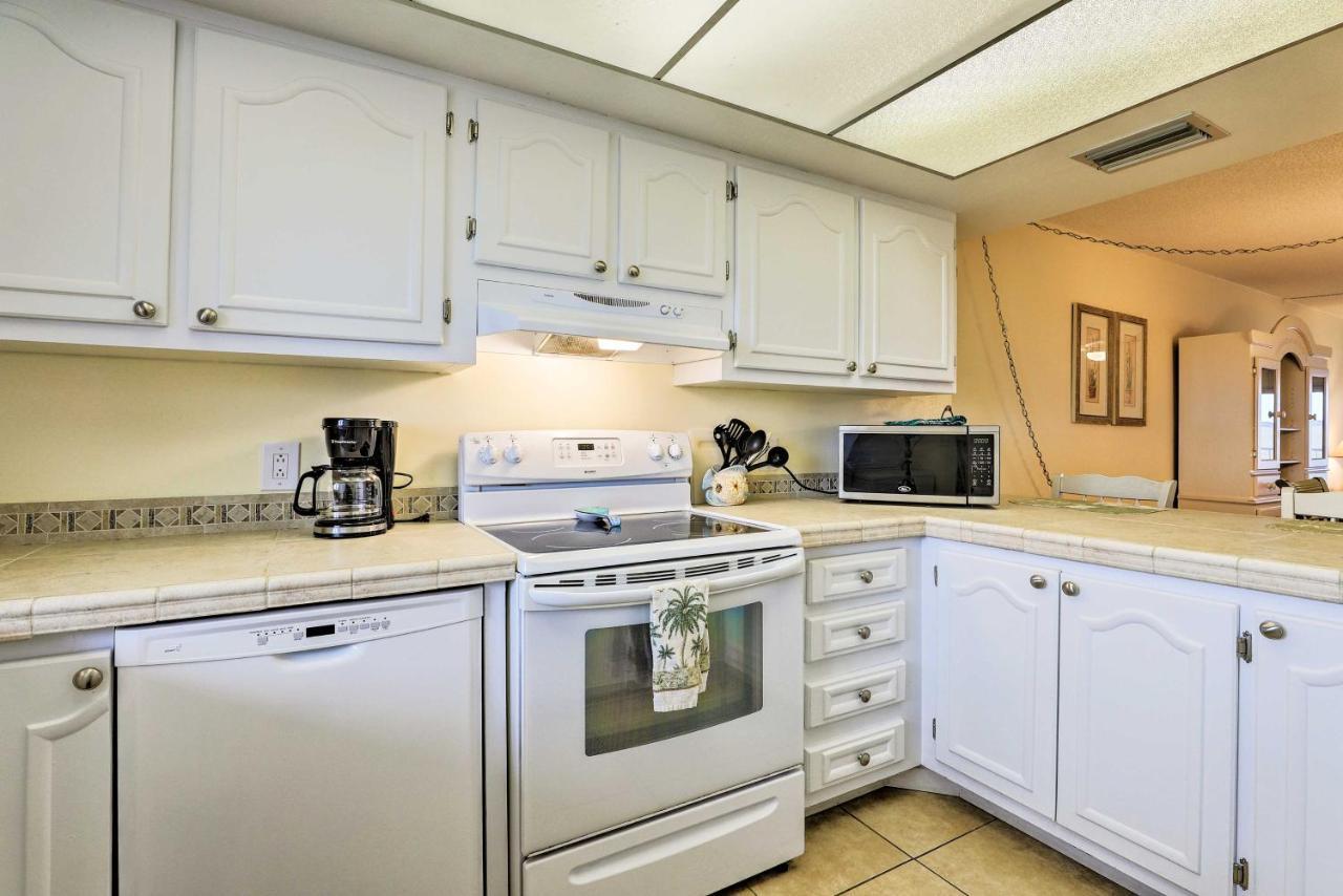 Oceanfront Cocoa Beach Condo With View Walk To Pier ภายนอก รูปภาพ
